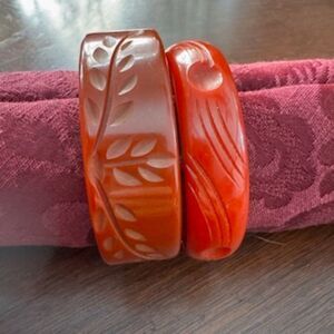 Vintage Bakelite bangle bracelets carved Set of 2 - Orange and red